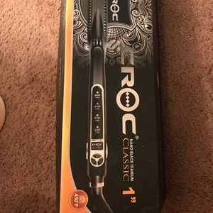 Croc flat iron