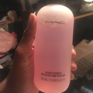 MAC Brush Cleanser