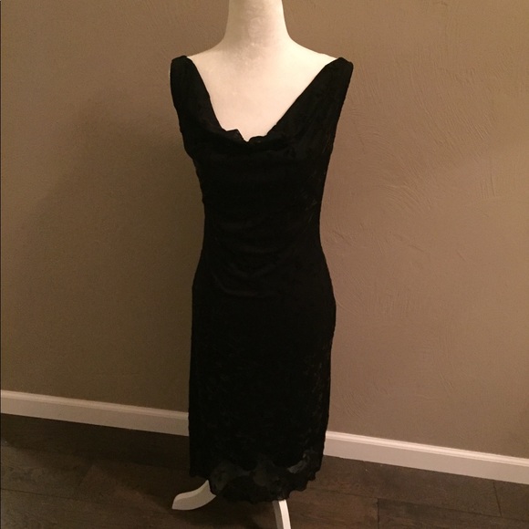 Gorgeous Black Knee-length Dress - Picture 2 of 5