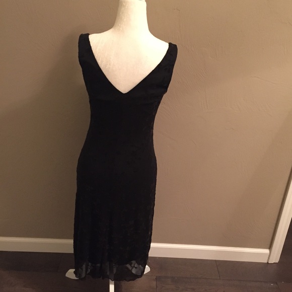 Gorgeous Black Knee-length Dress - Picture 3 of 5