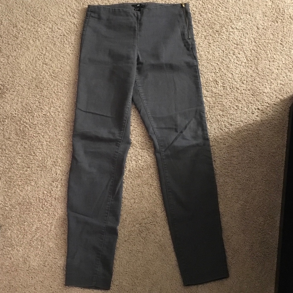 H&M High-wasted Skinnies with hip zipper