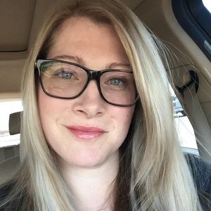 Meet your Posher, Joella