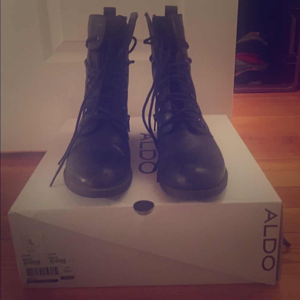 Combat boots