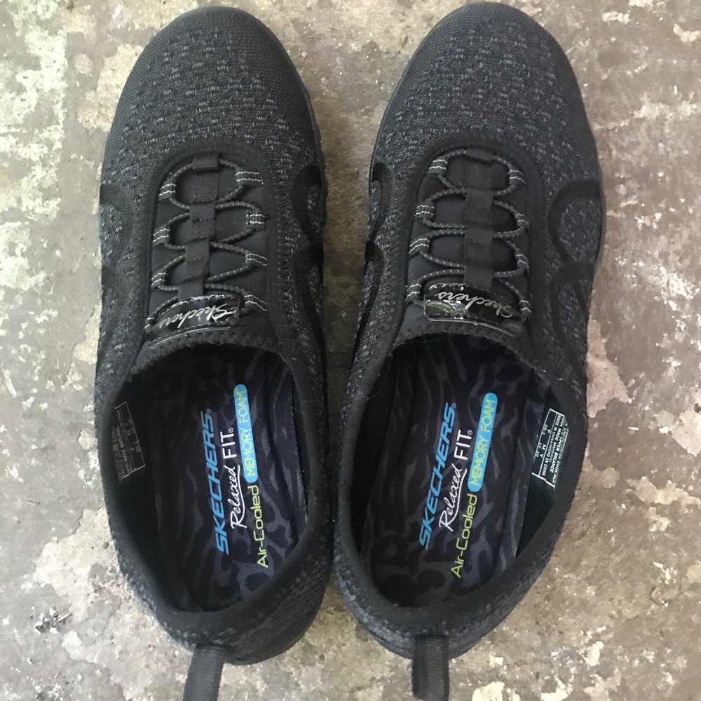Sketchers Relaxed Fit Bungee shoes (worn twice!)