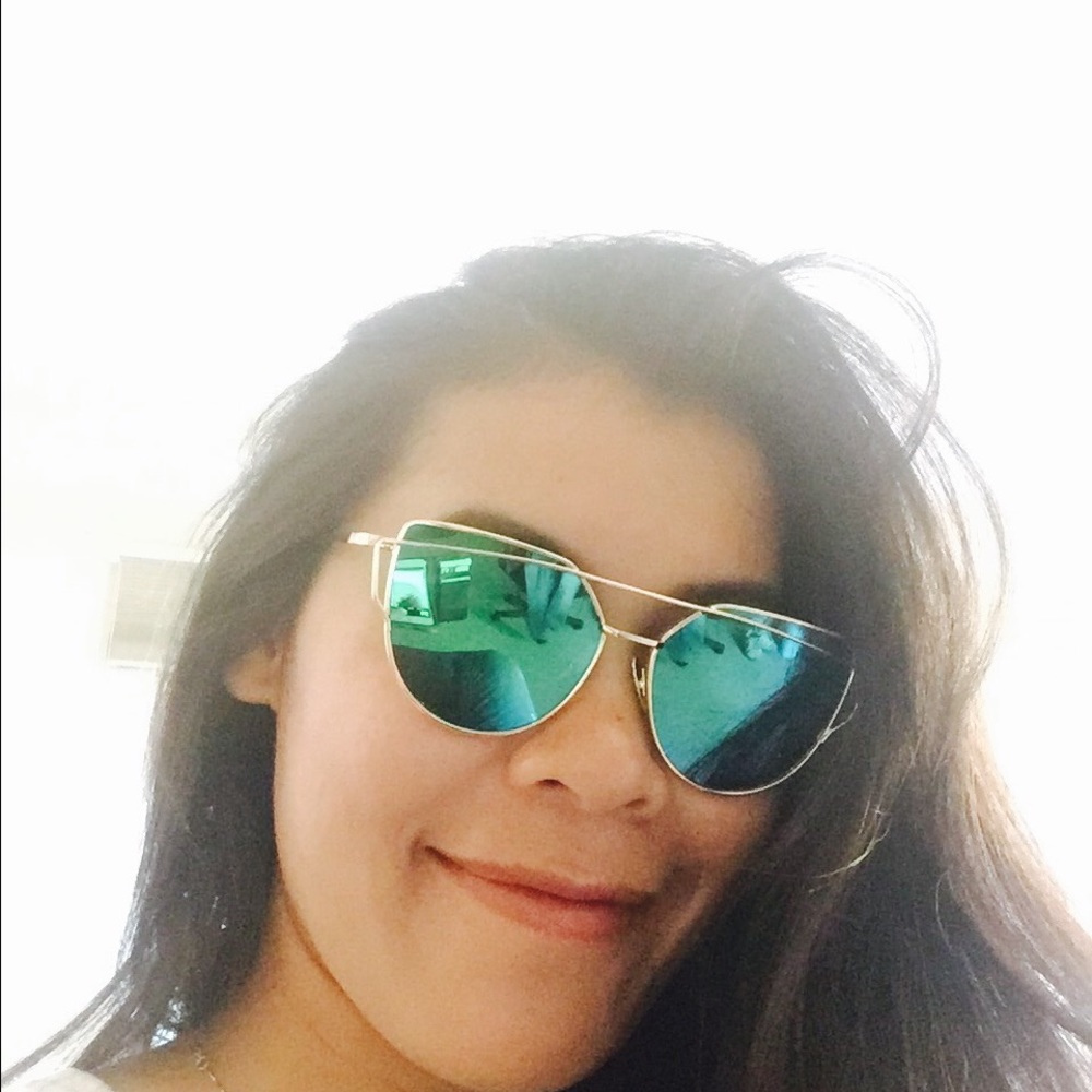 Meet your Posher, Anchalee