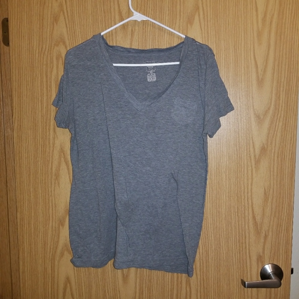 Grey t shirt