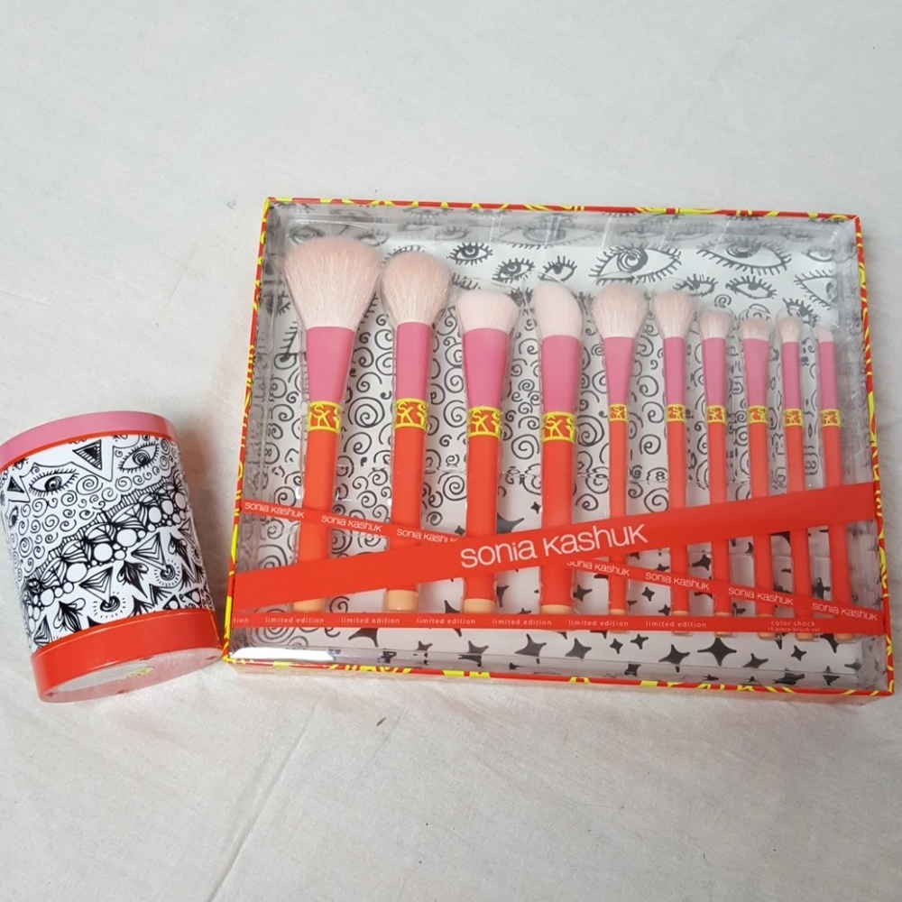 Sonia Kashuk 10-Piece Makeup Brush & Makeup Cup