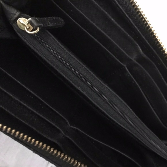 Michael Kors Faux Snake Skin Wallet Gold Hardware - Picture 3 of 3