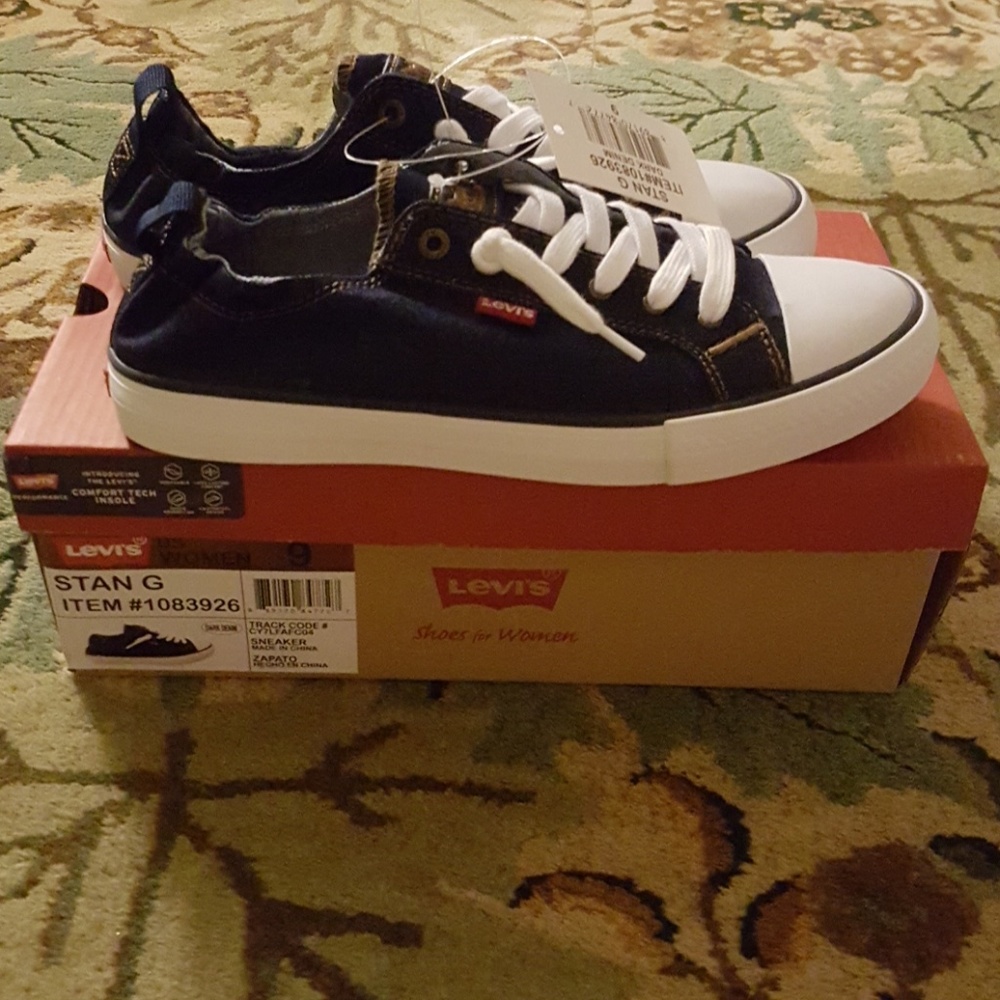 Levi's Shoes NWT