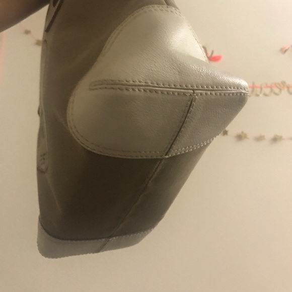 Michael Kors Classic Est. 1981 - Picture 2 of 3