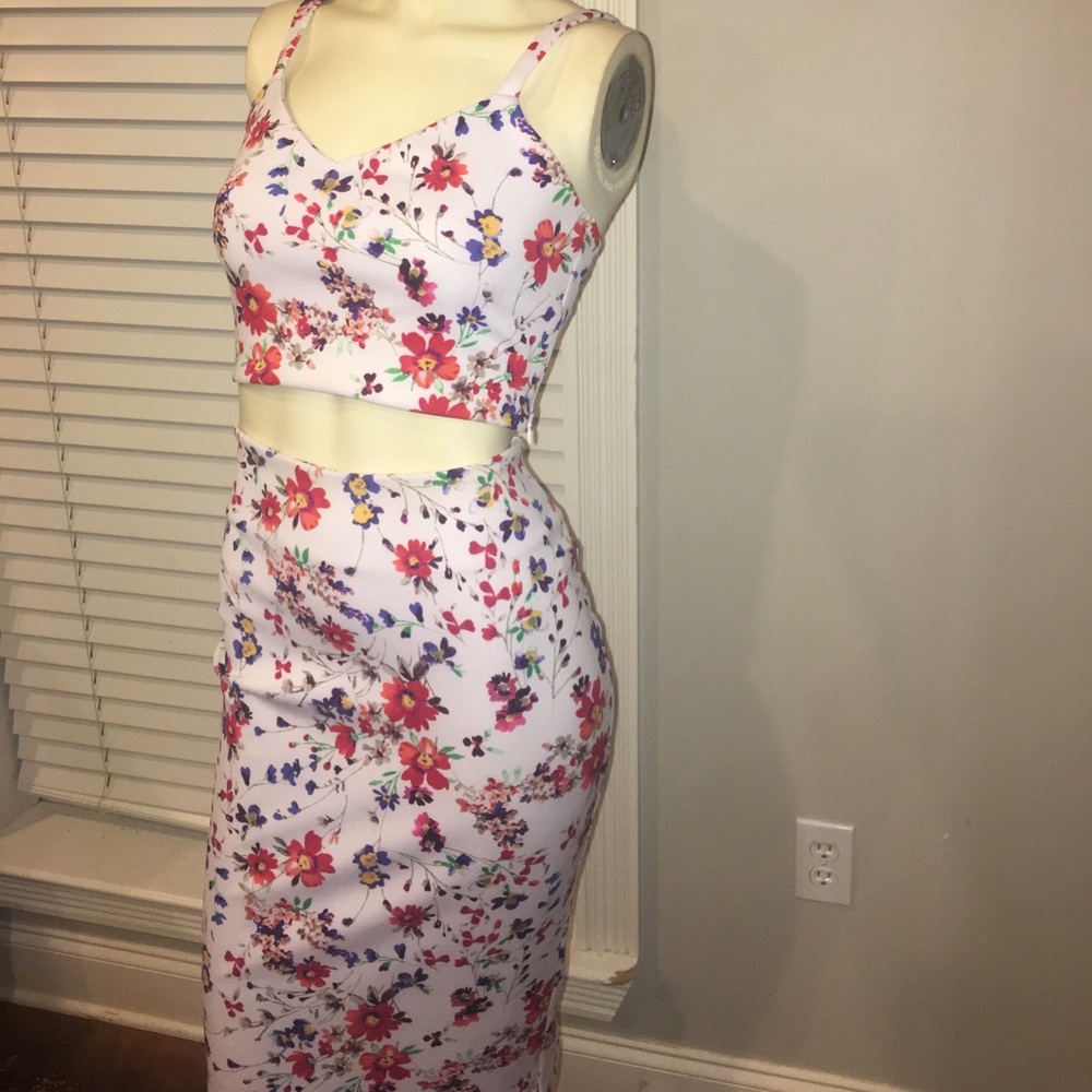 Floral skirt set!! - Picture 2 of 4