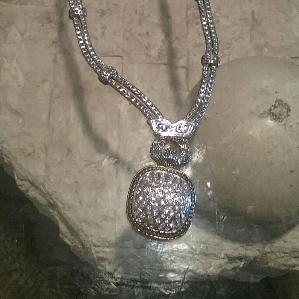 Deaxis Accent Necklace (nwot)