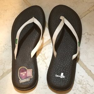 Sanuk yoga mat flip-flops NWOT