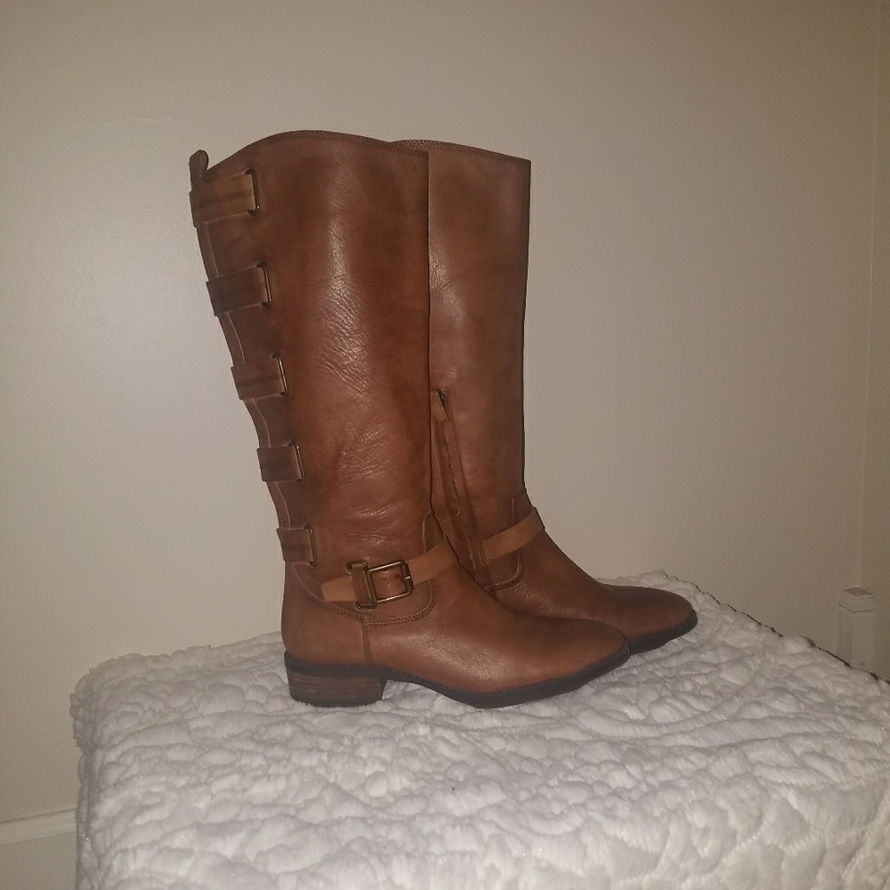 ARTURO CHIANG  riding bootd