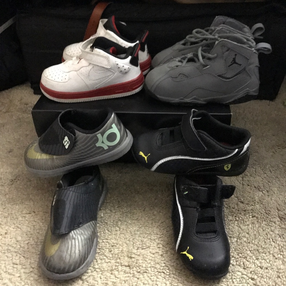 4 SHOES. 6c - 7.5c - 8c - 8c - 9c