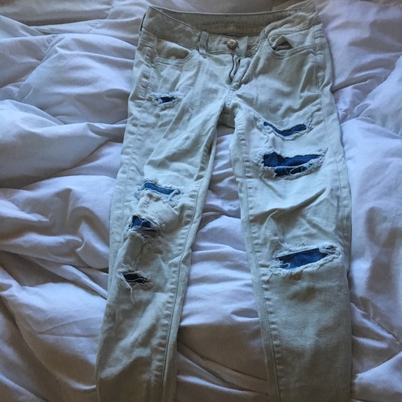 NEVER WORN, American Eagle High Waisted Jeans - Picture 2 of 7
