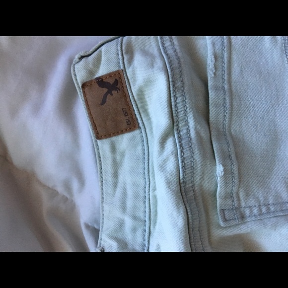 NEVER WORN, American Eagle High Waisted Jeans - Picture 4 of 7