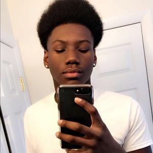 Meet your Posher, Jamari