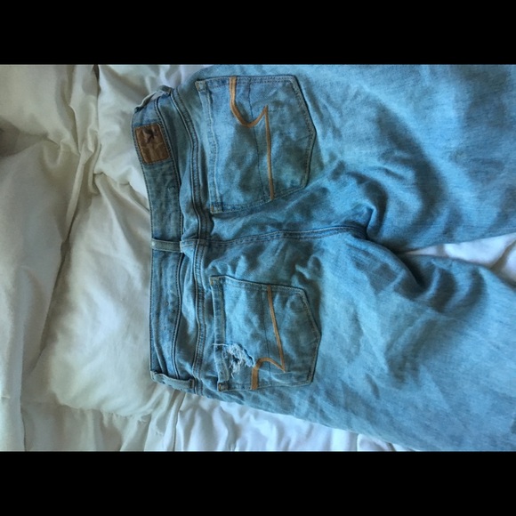 Ripped American Eagle boyfriend jeans - Picture 3 of 7