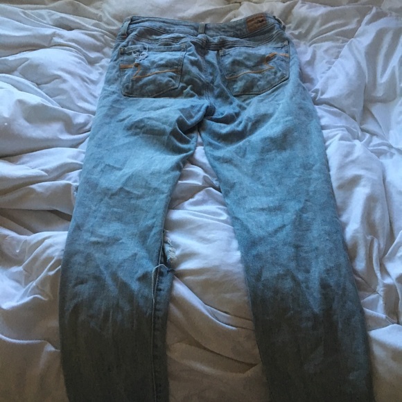 Ripped American Eagle boyfriend jeans - Picture 6 of 7
