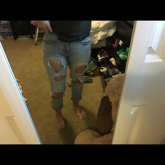 Ripped American Eagle boyfriend jeans - Picture 4 of 7