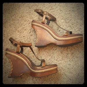 Gorgeous Colin Stuart platforms