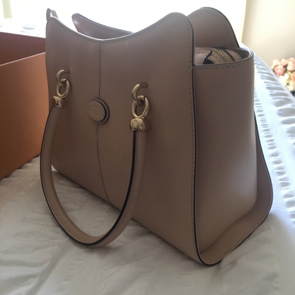 Calfskin TODS Purse - Picture 2 of 6