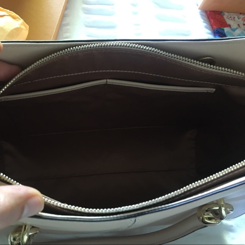 Calfskin TODS Purse - Picture 5 of 6