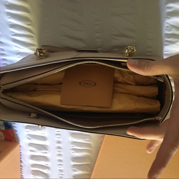 Calfskin TODS Purse - Picture 3 of 6