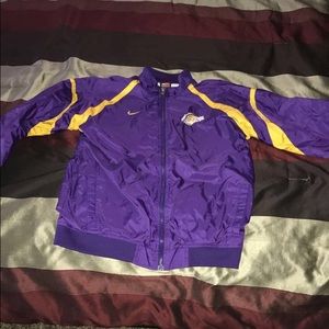 VINTAGE LAKERS NIKE WINDBREAKER (SIZE YL)