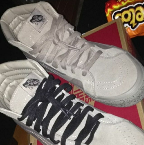 Vans - Picture 1 of 1