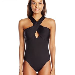 Kenneth Cole Reaction one piece swimsuit (daad)