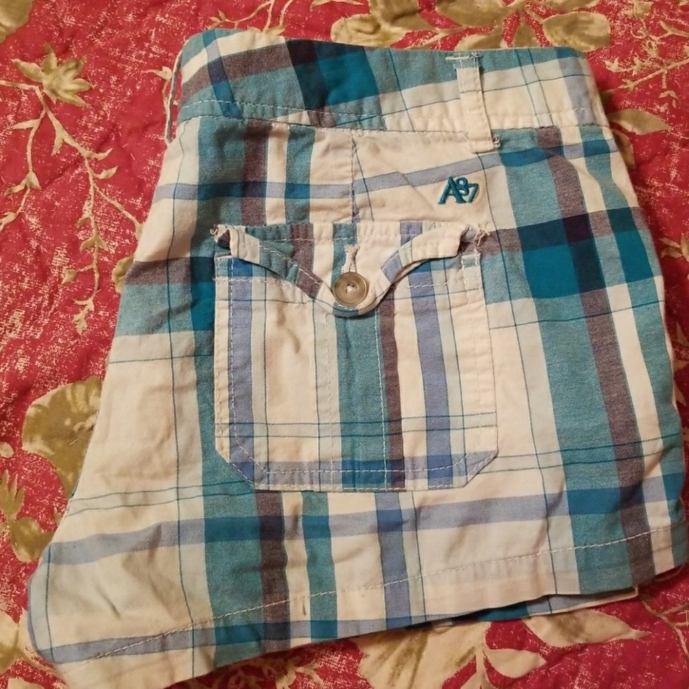 Shorts - Picture 2 of 2