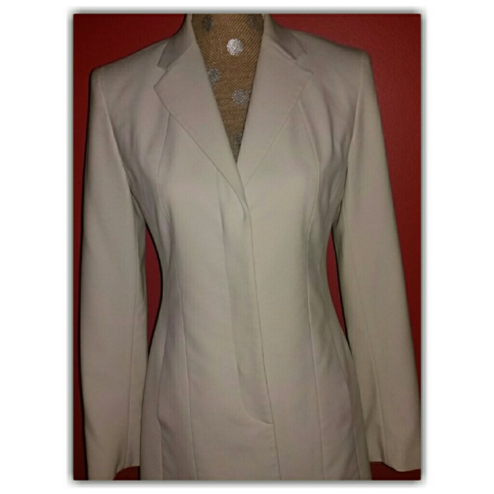 Express Cream Blazer w/ Hidden Button Closure