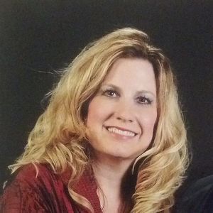 Meet your Posher, Lora