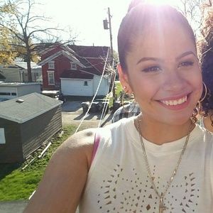 Meet your Posher, Mayra