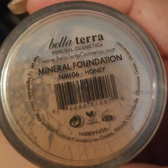 BELLA TERRA MINERAL FOUNDATION - Picture 2 of 3