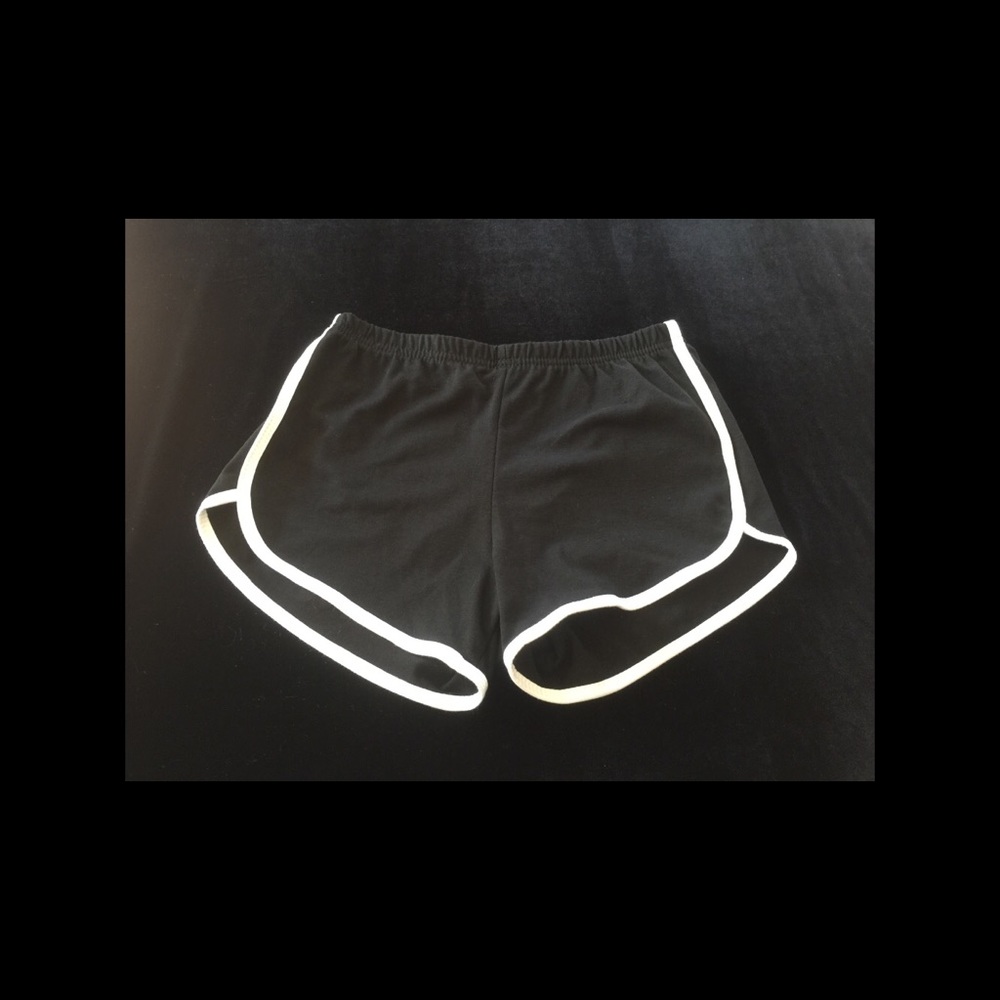 Girl gang booty shorts