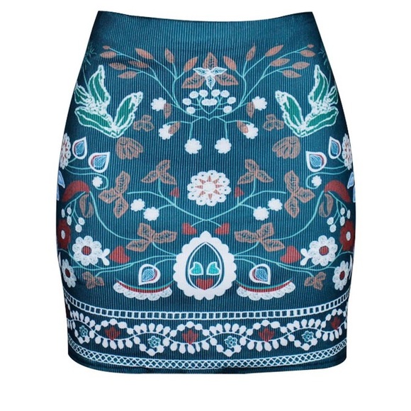 ✨Boho Floral Print Fitted Mini Skirt✨ - Picture 3 of 8
