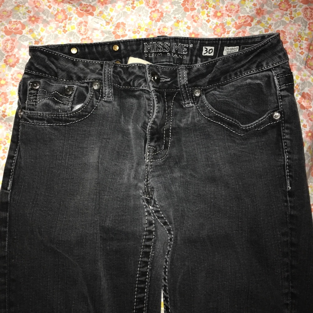 Miss me skinny jeans size 30🌈