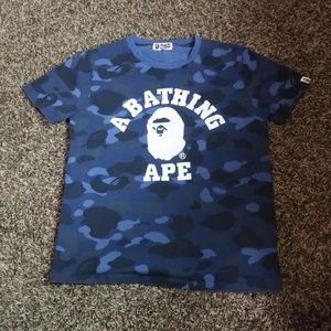 A BATHING APE MEN"S "BLUE CAMOUFLAGE" (SIZE L)