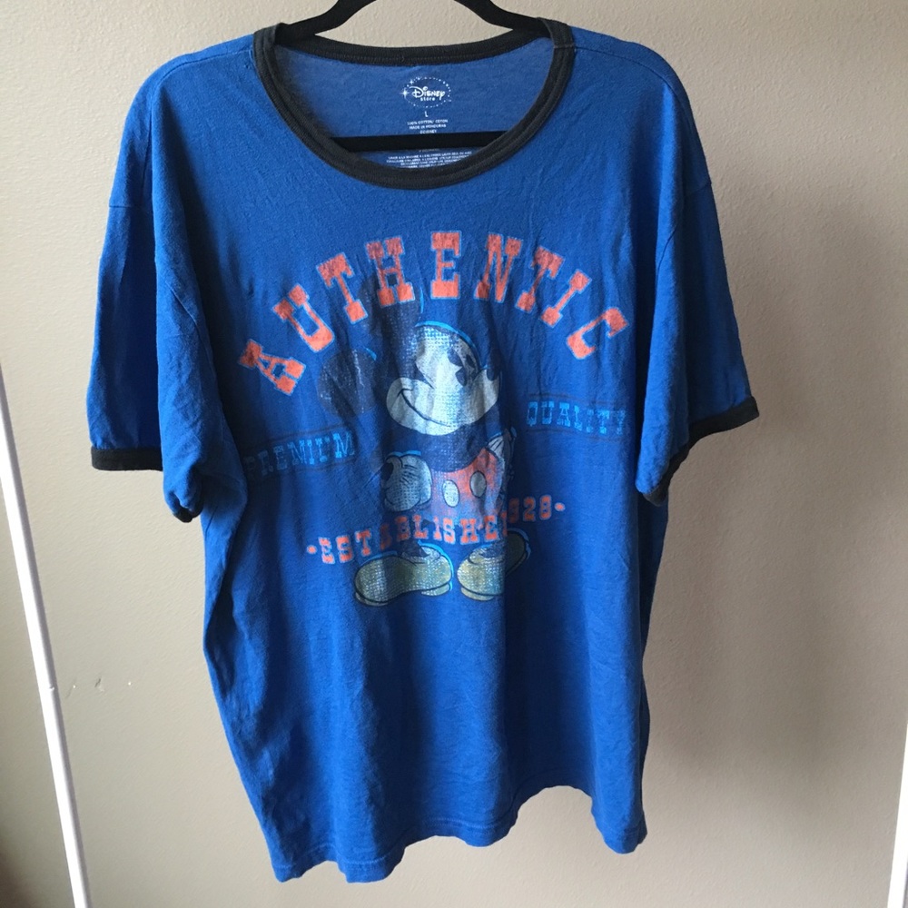 🍄AUTHENTIC DISNEY T-SHIRT🍄