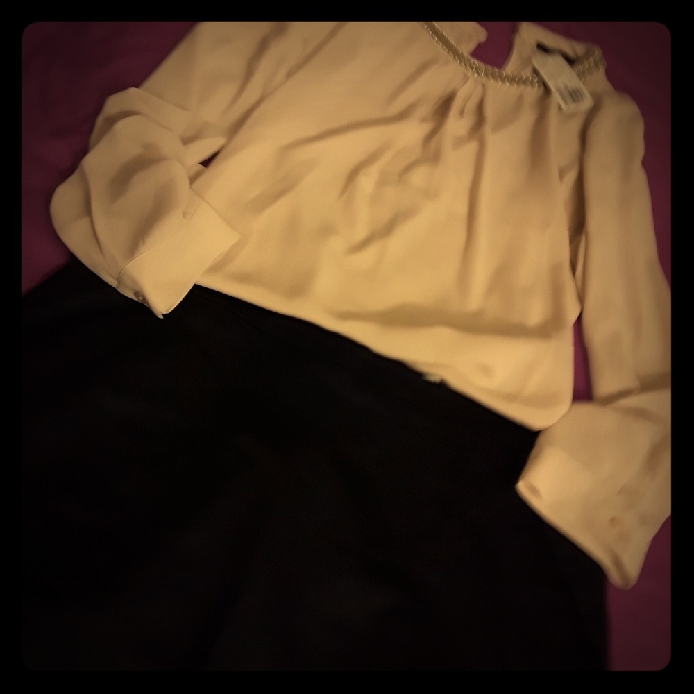 Skirt blk with long sleeved blouse