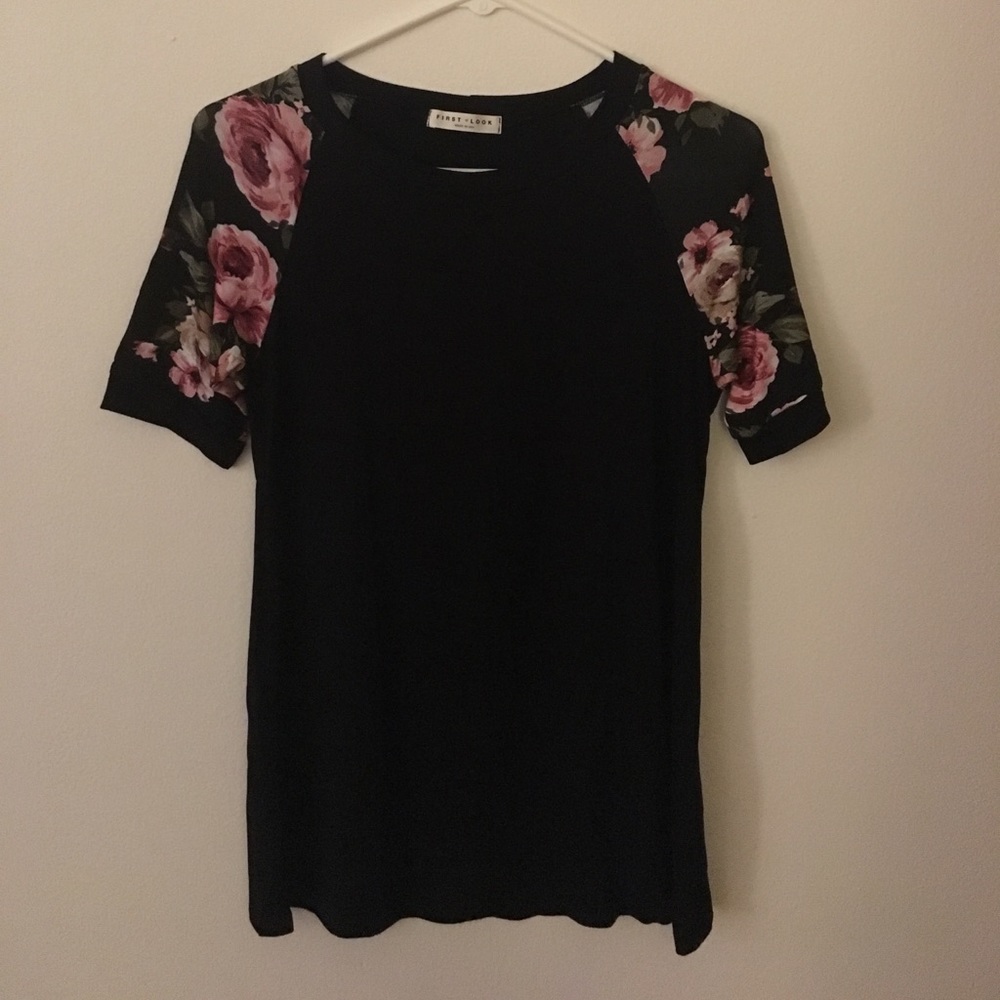 Floral print sleeve top