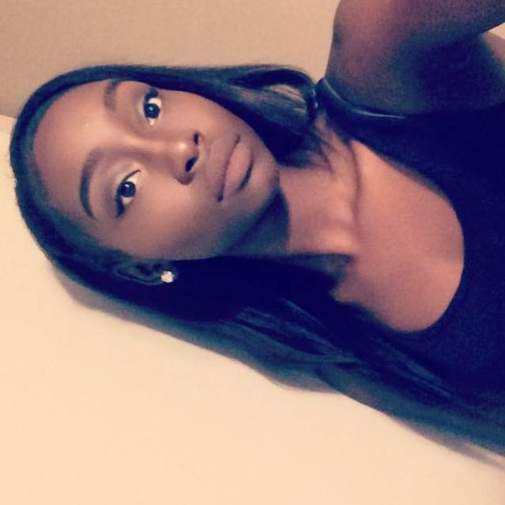 Meet your Posher, Taina