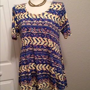 Lularoe Classic Tee size M