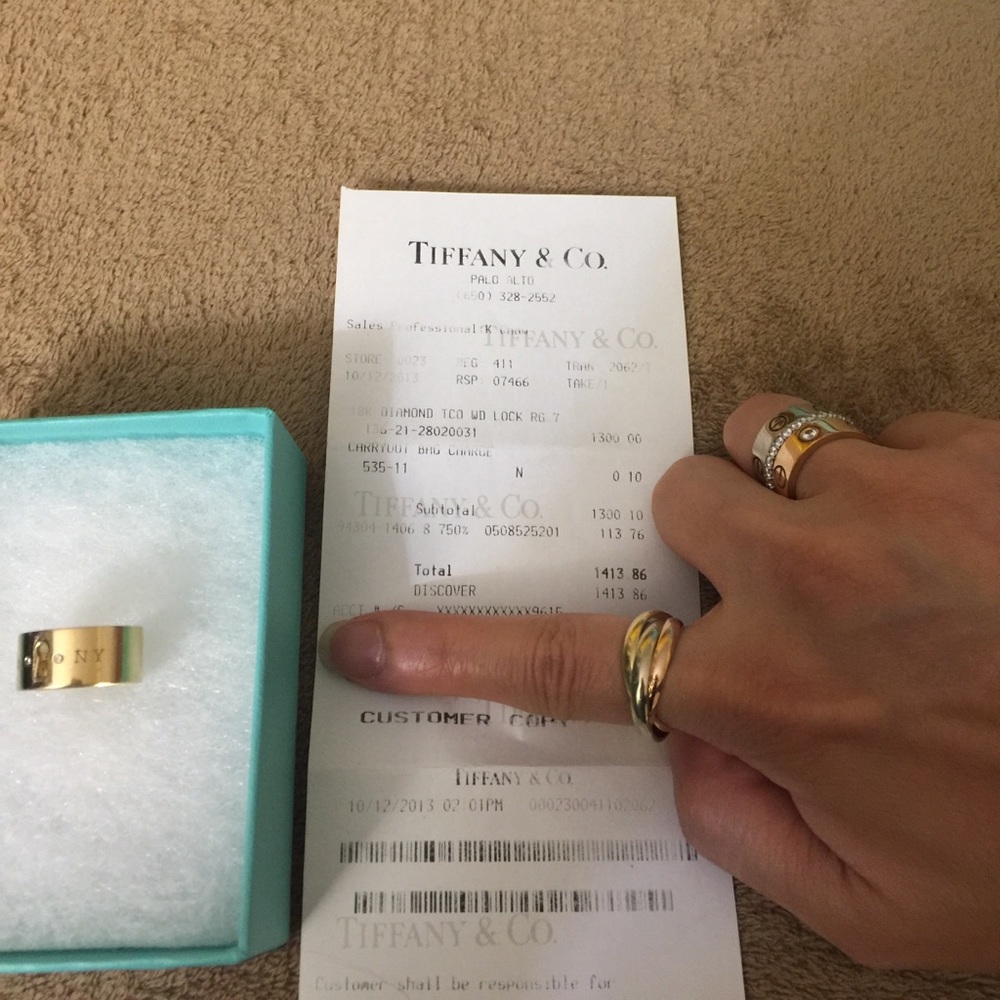 ❌SOLD❌Tiffany & Co. 18k yellow gold lock ring