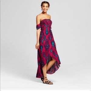Maxi dress off the shoulder