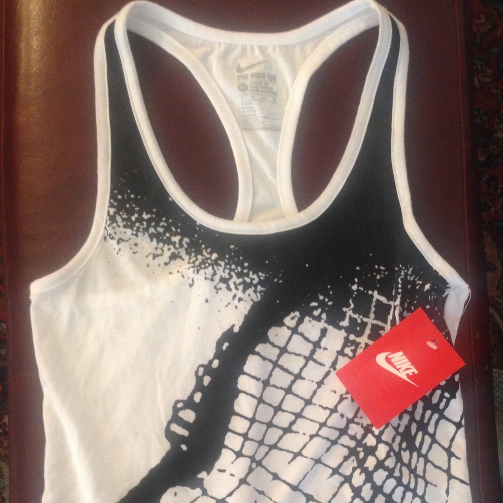 NWT XS Nike shirt