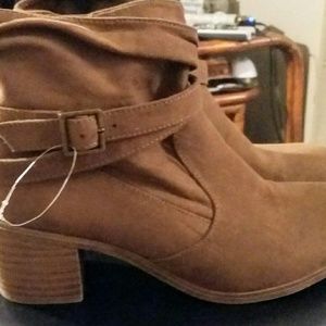 American Eagle  boots